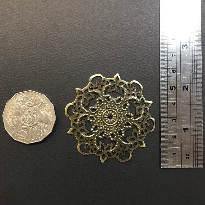 Round filigree